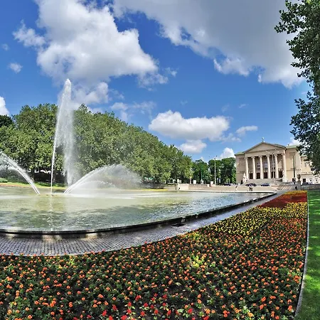 Opera Hostel Πόζναν