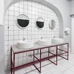 Opera Хостел *