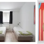 Hostal Opera