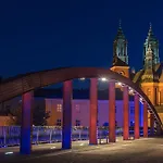 Opera Hostal